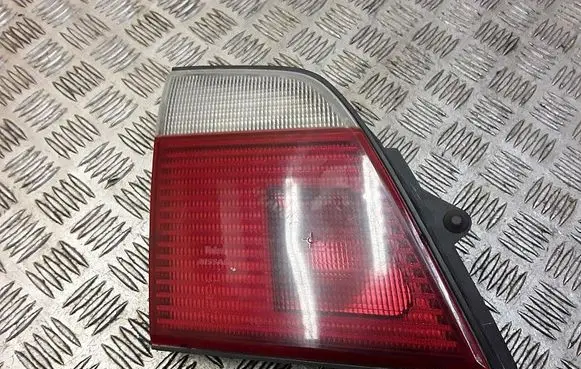 Nissan Primera Tailgate rear/tail lights 23320112