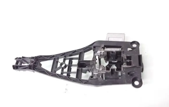 Rear door exterior handle/bracket