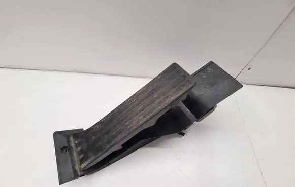 BMW X3 E83 Accelerator throttle pedal 6772645