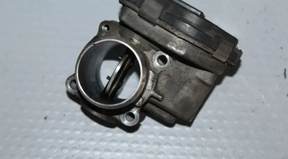Peugeot 508 Throttle valve 9673534480