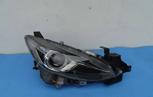 Mazda 3 III Headlight/headlamp BHR251030 5898730100 201604211711