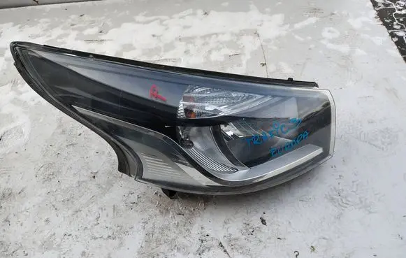 Renault Trafic III (X82) Headlight/headlamp 