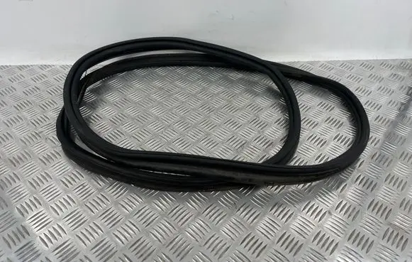 Mercedes-Benz C W205 Trunk rubber seal (body) A2057403100