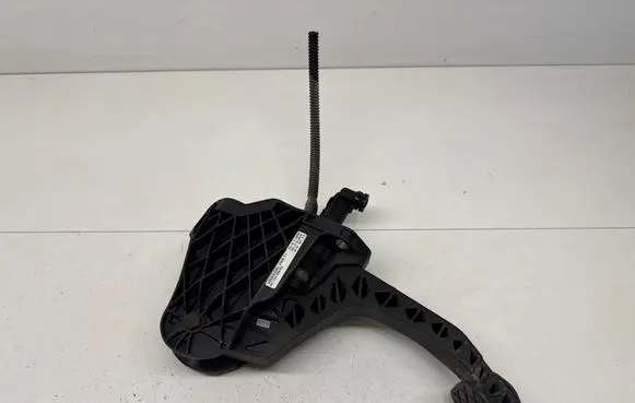 Skoda Octavia Mk2 (1Z) Clutch pedal 1K1721059ES 10112008 380094302