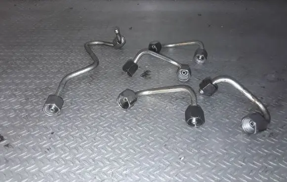 Ford Mondeo MK IV Fuel injector supply line/pipe 