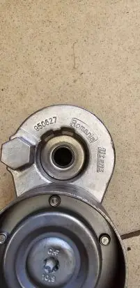 Volvo S40, V40 Power steering belt tensioner 950687