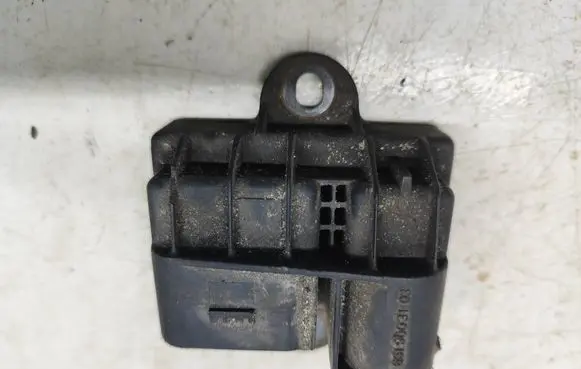 Mercedes-Benz E W212 Glow plug pre-heat relay A6519003103 04072016 51299070D