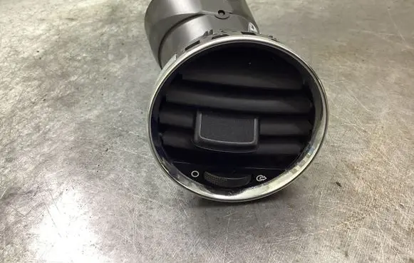 Peugeot 308 Dash center air vent grill Y05201 9655994177 1005165