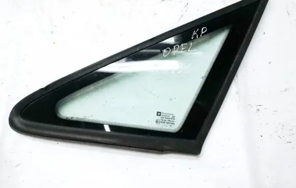 Opel Zafira A Front triangle window/glass 