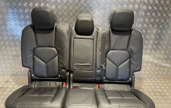 Porsche Cayenne (92A) Second row seats 