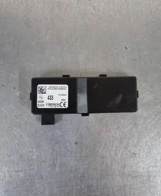 Opel Astra J Door central lock control unit/module 13503204