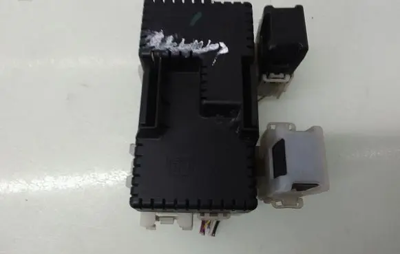 Ford Galaxy Fuse module 