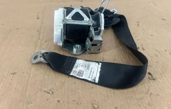 Volkswagen Jetta VI Rear seatbelt 5C6857705A 051113 069575