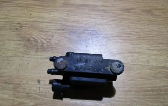 Renault Laguna I Turbo solenoid valve 7700861642