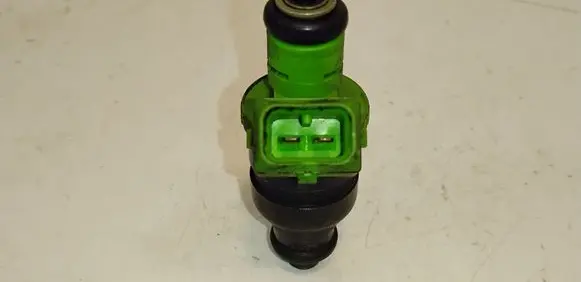 Audi A6 S6 C5 4B Fuel injector 078133551BB
