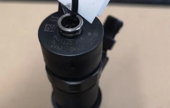 Volvo V50 Fuel injector 0445110259