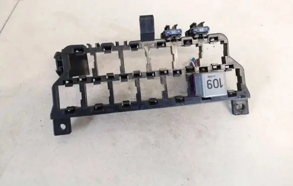 Volkswagen Golf IV Fuse box cover 8d0937503e