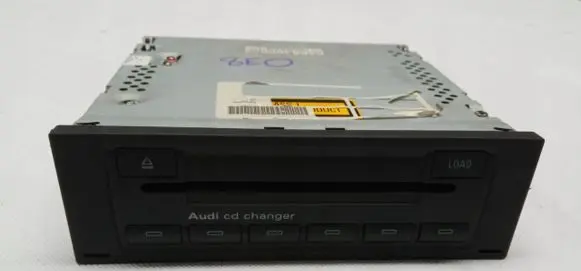 Audi A4 S4 B7 8E 8H CD/DVD changer 8E0035111