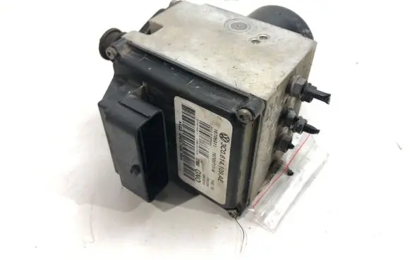 Volkswagen PASSAT B6 ABS Pump 3C0614109AE