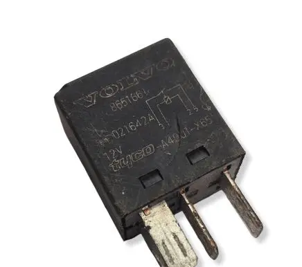 Volvo XC70 Other relay 8651661 A4001X65 021642A