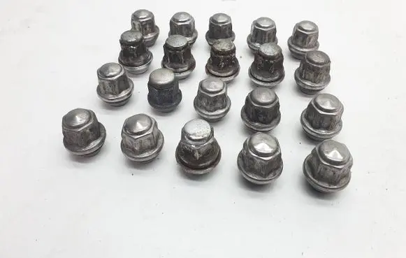 Ford Kuga II Nuts/bolts 