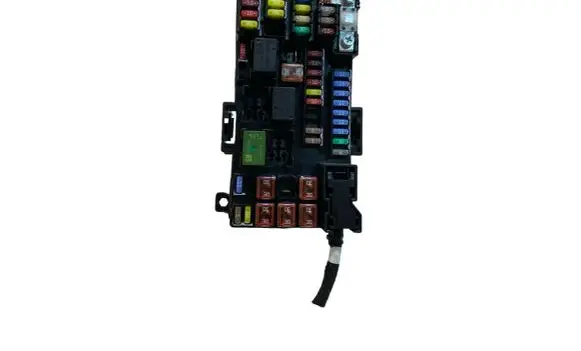 Opel Mokka X Fuse module 1701039098 621092611
