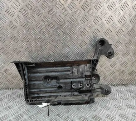 Skoda Octavia Mk3 (5E) Battery box tray 5Q0915331J 5Q0915321H