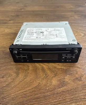 Radio/CD/DVD/GPS head unit