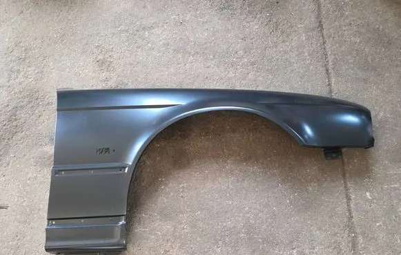 BMW 5 E34 Fender