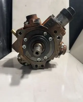 Volvo S40 Fuel injection high pressure pump 9683703780A 0445010102