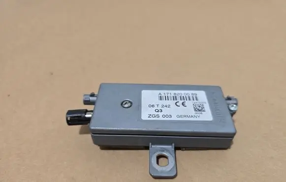 Mercedes-Benz SLK R171 Aerial antenna amplifier A1718200089