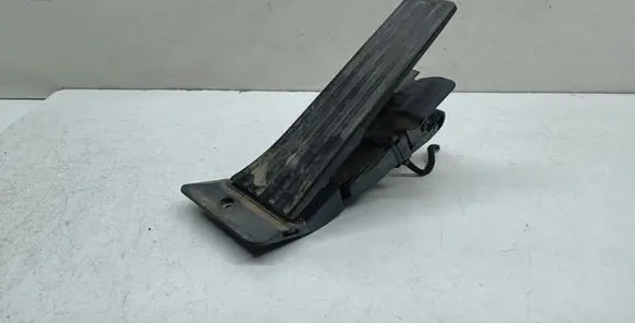 BMW 1 F20 F21 Accelerator throttle pedal 6853176 35426853176