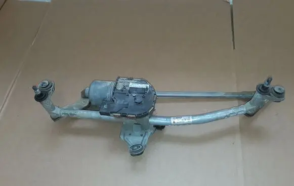 Skoda Yeti (5L) Front wiper linkage and motor 5L2955119A 5L2955023 3397021137