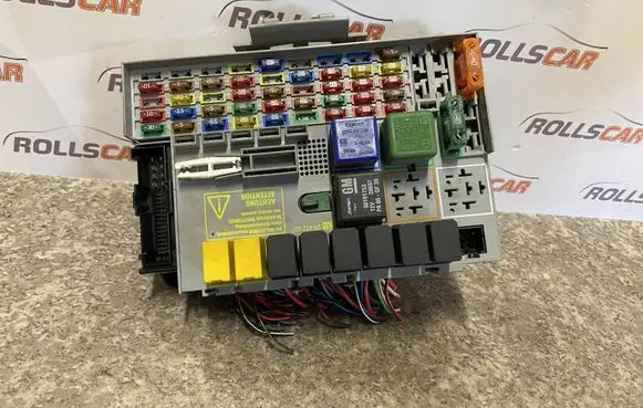 Opel Zafira A Fuse box set 24431677 24412497