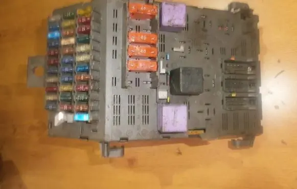 Renault Laguna I Fuse box set 7703297506