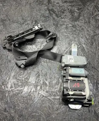 Mercedes-Benz E W212 Front seatbelt 010R0000 05360127 617112200