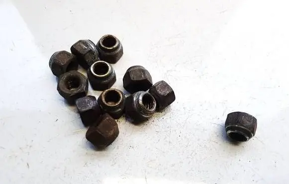 Toyota Avensis T250 Nuts/bolts 