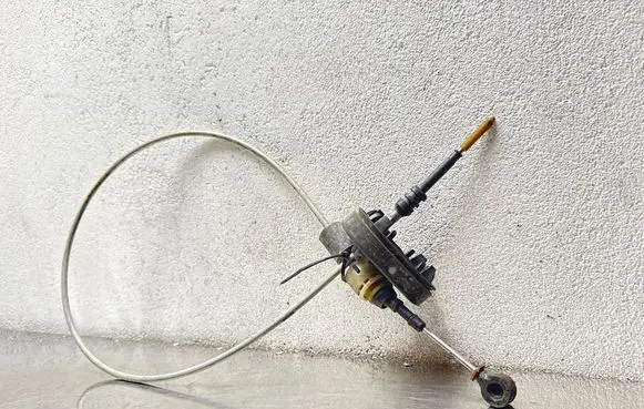 Opel Vectra C Gear shift cable linkage 13107493
