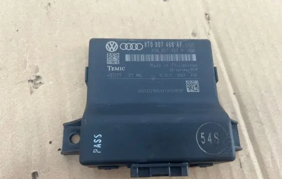 Audi A4 S4 B8 8K Gateway control module 8T0907468H 403221