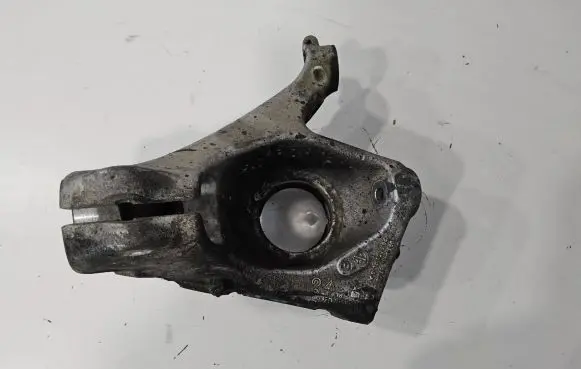 Front wheel hub