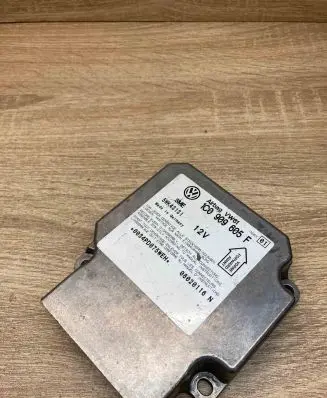Skoda Fabia Mk2 (5J) Airbag control unit/module 1C0909605F 5WK43131