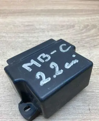 Mercedes-Benz C W203 Glow plug pre-heat relay