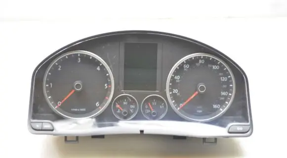 Volkswagen Tiguan Speedometer (instrument cluster) 5N0920970DX