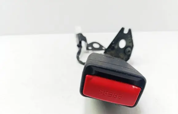 Mazda CX-3 Rear seatbelt buckle
