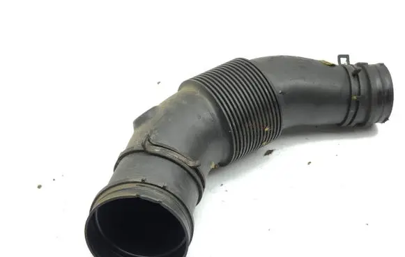 Porsche Cayenne (92A) Air intake hose/pipe 7P0129627C