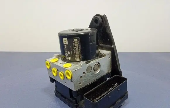 Skoda Octavia Mk2 (1Z) ABS Pump 1K0907379BH