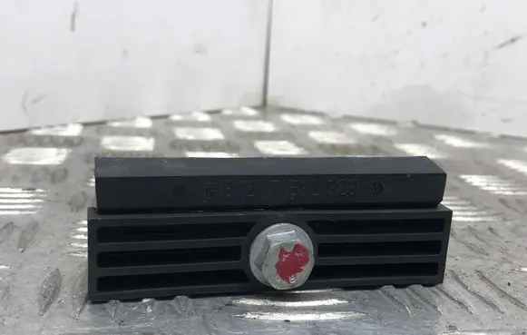 Battery bracket
