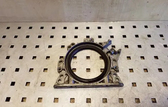 Volkswagen Golf V Other engine bay part 036103173