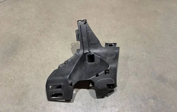 Volvo XC40 Front bumper mounting bracket 31449362