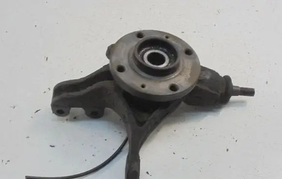 Citroen C4 Grand Picasso Front wheel hub spindle knuckle 